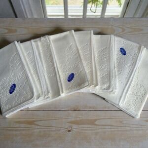 Set of 8 Quaker Lace Antique Off White/White Napkins Cotton Poly  17x17"